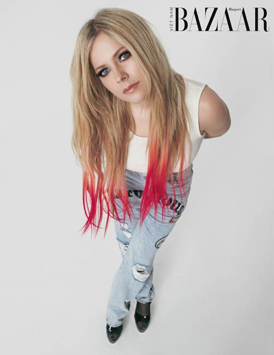 Avril Lavigne @ Harper's Bazaar Vietnam January 2022