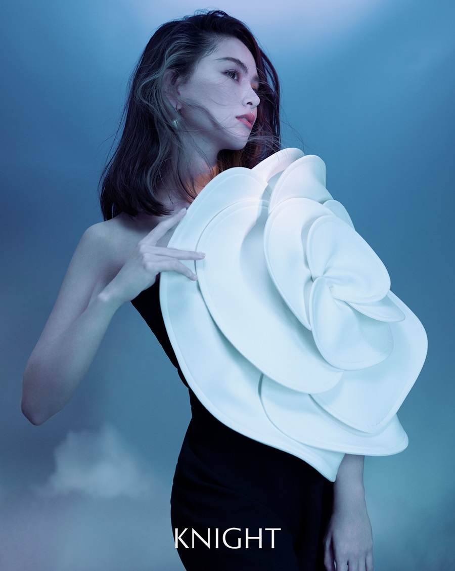 Hannah Quinlivan @ Knight Magazine China January 2022