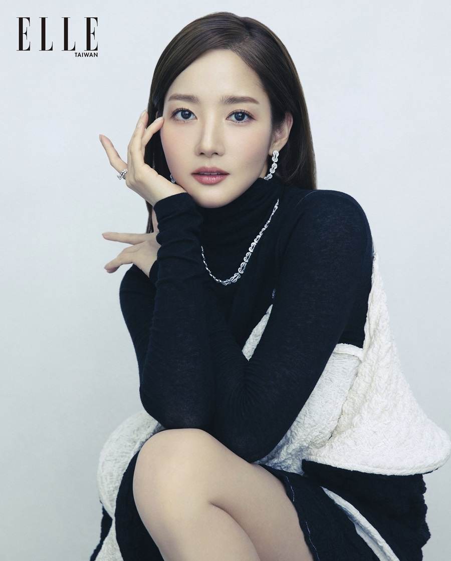 Park Min Young @ ELLE Taiwan January 2022