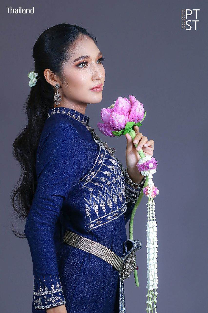 Thai Siwalai Dress, Thai National Costume with Indigo-dyed Mudmee(Ikat) | THAILAND 🇹🇭