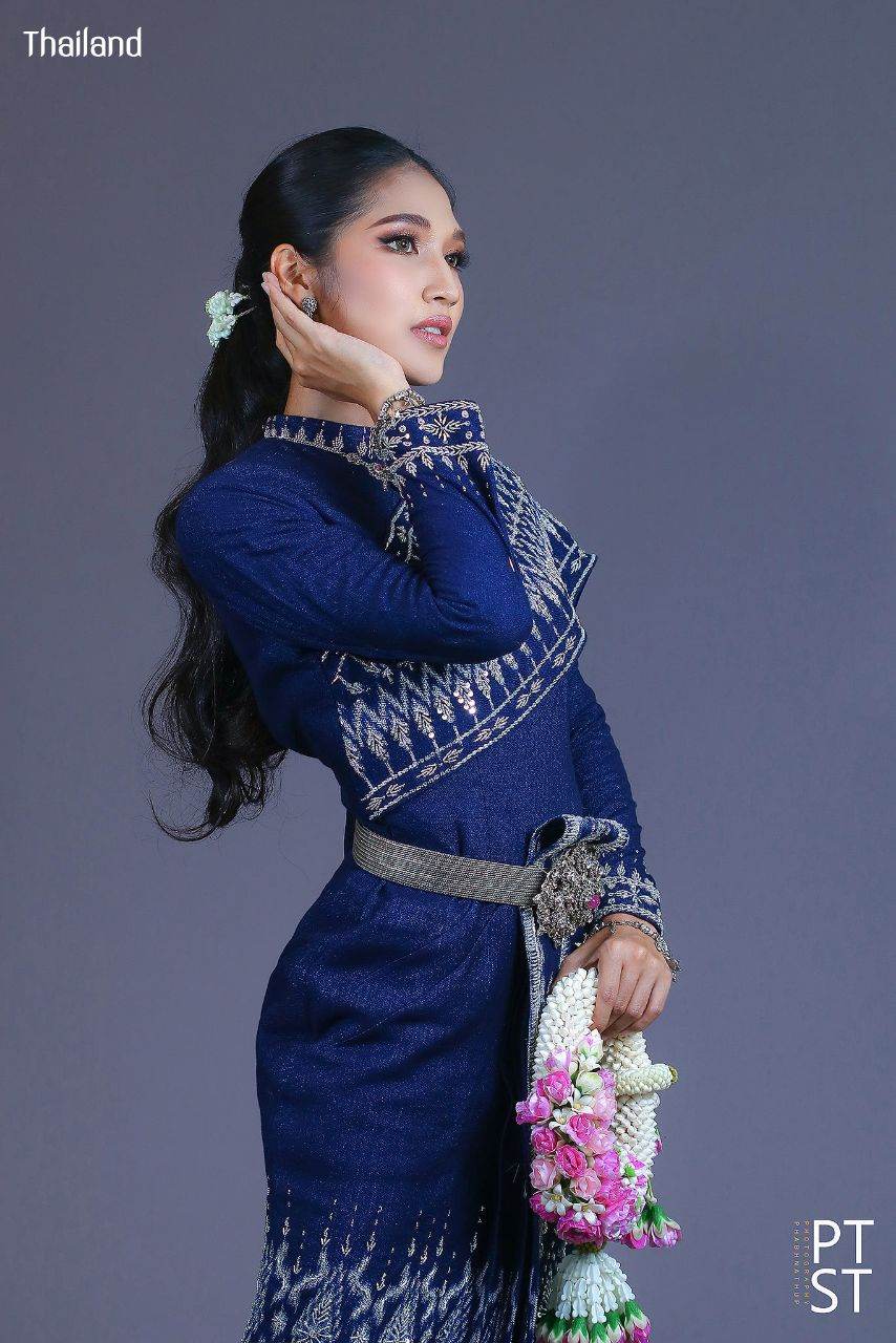 Thai Siwalai Dress, Thai National Costume with Indigo-dyed Mudmee(Ikat) | THAILAND 🇹🇭