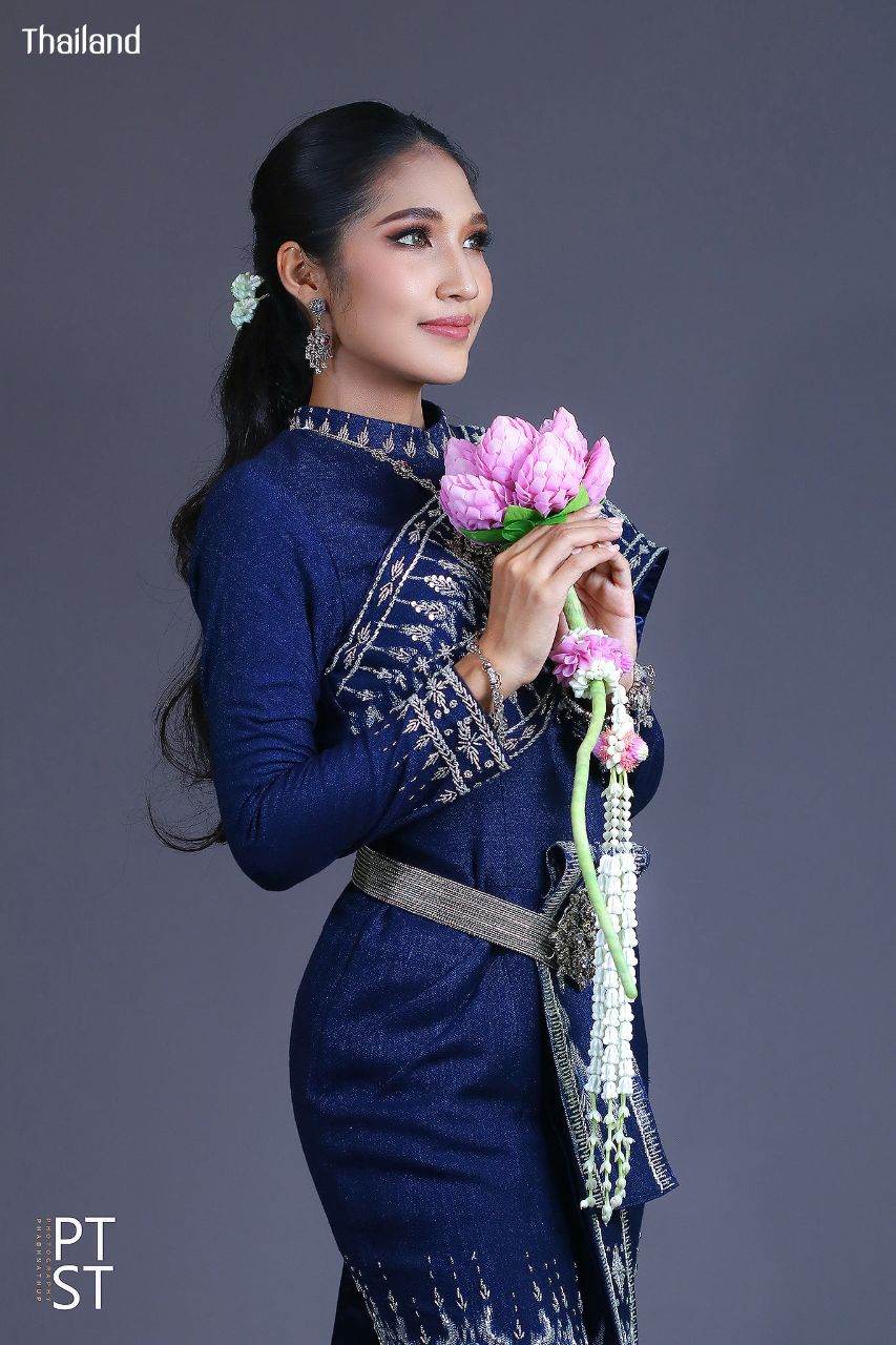 Thai Siwalai Dress, Thai National Costume with Indigo-dyed Mudmee(Ikat) | THAILAND 🇹🇭