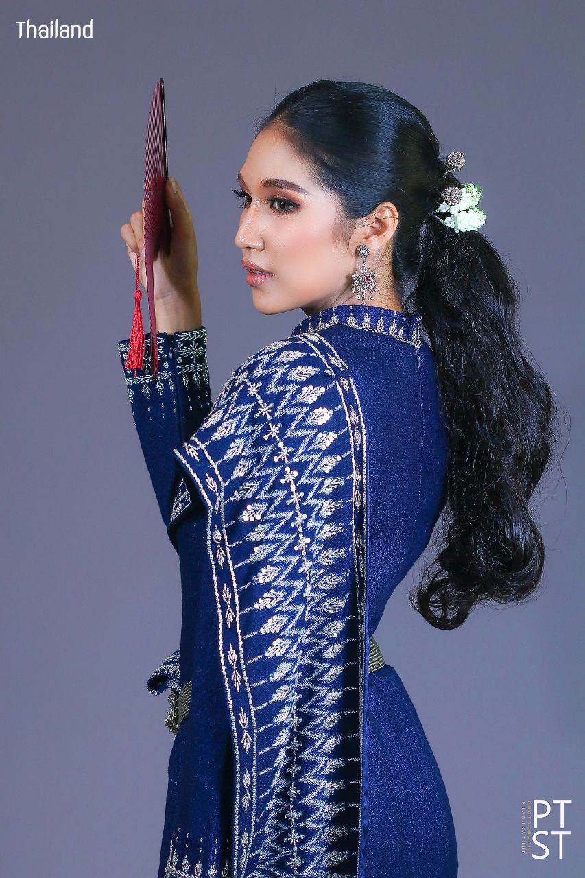 Thai Siwalai Dress, Thai National Costume with Indigo-dyed Mudmee(Ikat) | THAILAND 🇹🇭