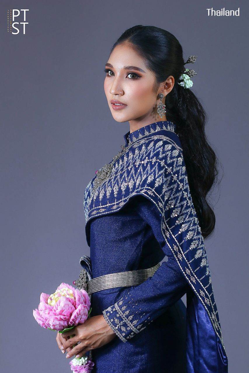 Thai Siwalai Dress, Thai National Costume with Indigo-dyed Mudmee(Ikat) | THAILAND 🇹🇭