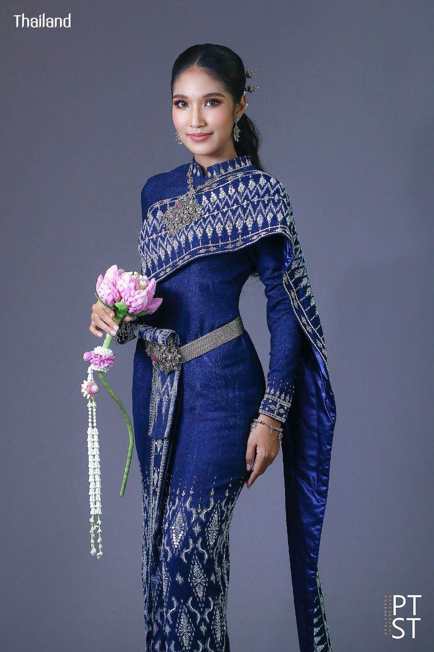 Thai Siwalai Dress, Thai National Costume with Indigo-dyed Mudmee(Ikat) | THAILAND 🇹🇭