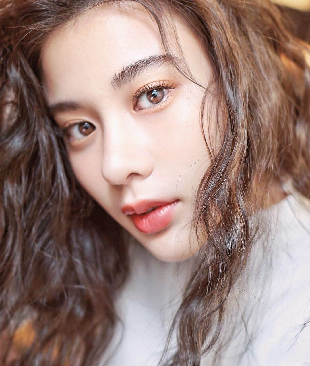 เก้า สุภัสสรา เรื่อง คมแฝก