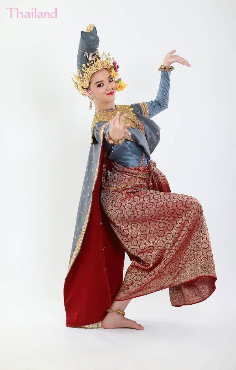 Ram Chui Chai Nang Wilar: Thai Dance | THAILAND 🇹🇭