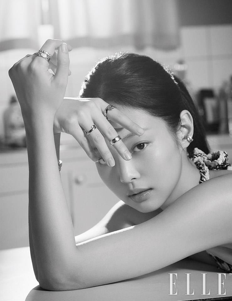 (BLACKPINK) Jennie @ ELLE Korea February 2022