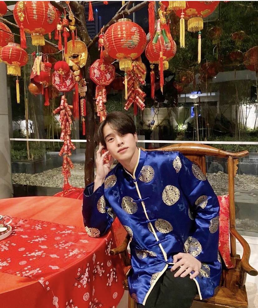 ชายหล่อตรุษจีน
