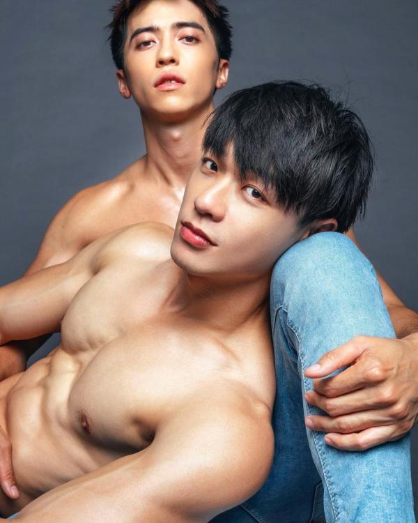 ชู้ชายส่ายกันเพลิน