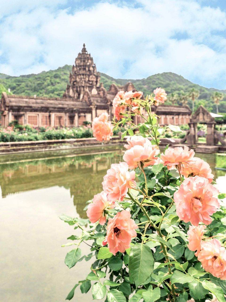 Thailand architecture in Japan ปราสาทหินอรุณ