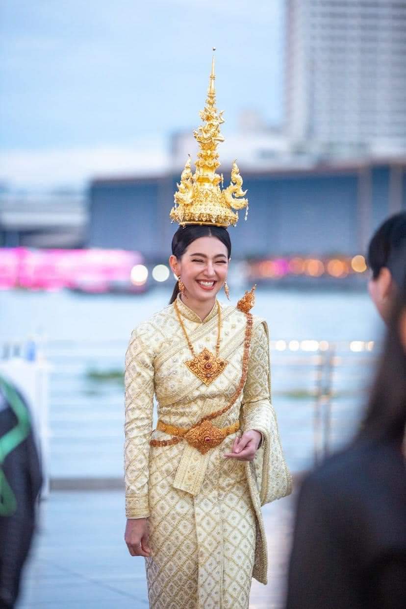 Thailand Sbai: Traditional Thai dress:🇹🇭ชุดไทยโบราณ