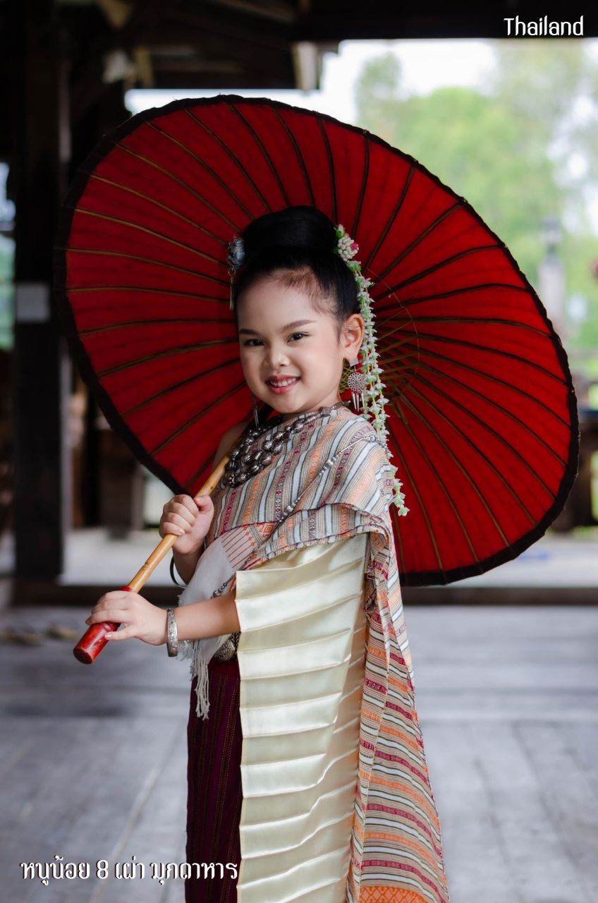 THAI ISAN DRESS, ชุดพื้นเมืองอีสาน | THAILAND 🇹🇭