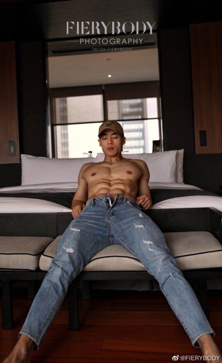 หล่อๆพ่อให้มาเยอะ33