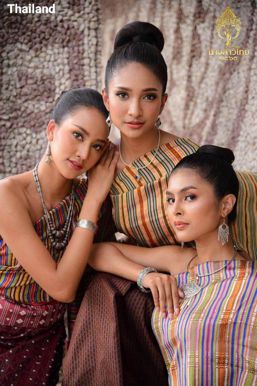Isan Traditional Costume of Northeastern | THAILAND 🇹🇭