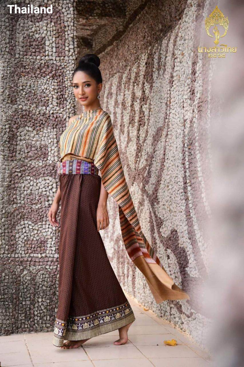 Isan Traditional Costume of Northeastern | THAILAND 🇹🇭
