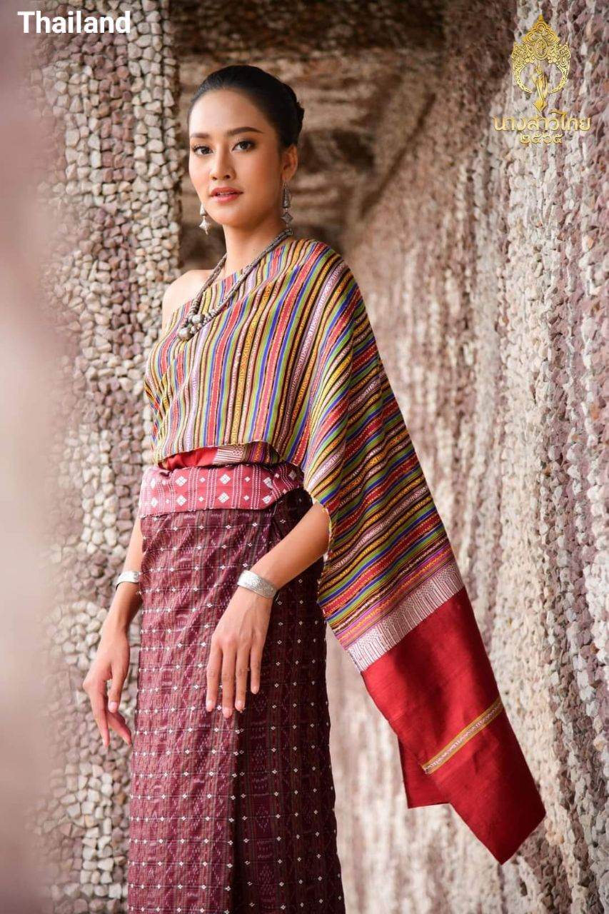 Isan Traditional Costume of Northeastern | THAILAND 🇹🇭