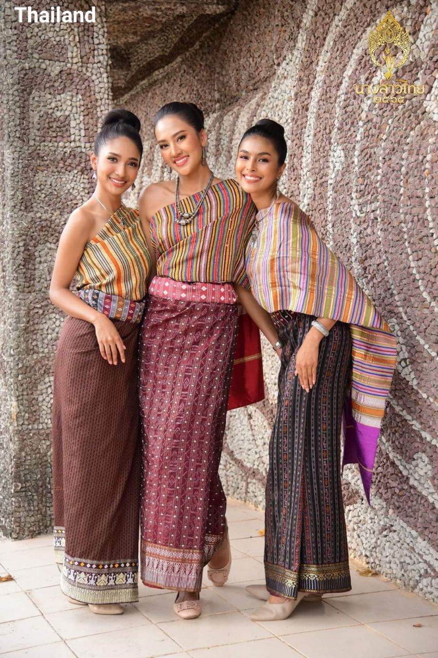Isan Traditional Costume of Northeastern | THAILAND 🇹🇭