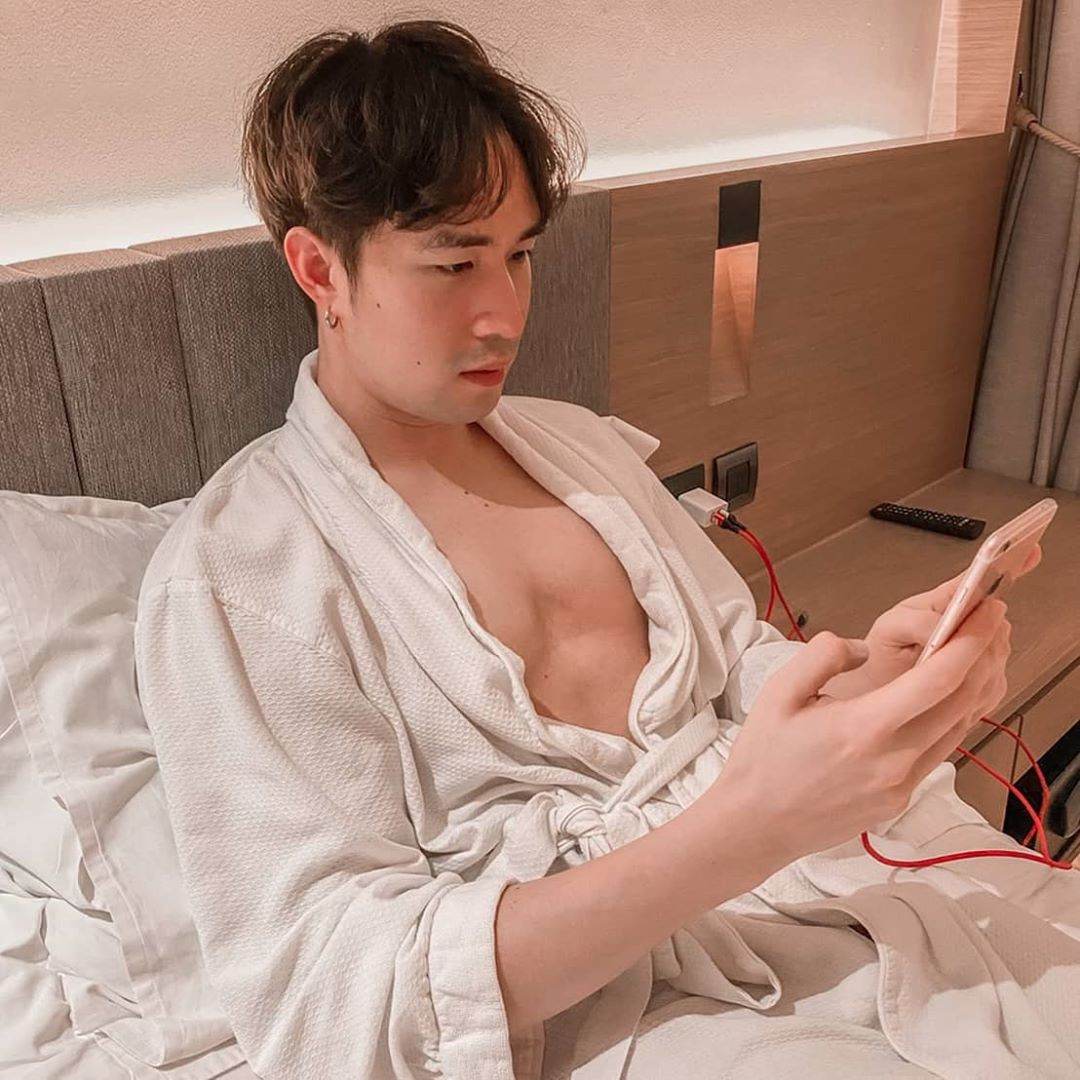 ผัวขาพาเสียว