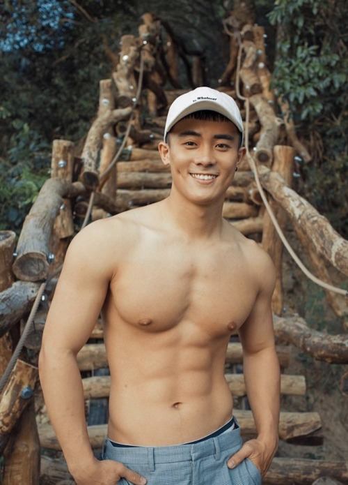 ถอดโชว์เรือนร่าง 2749
