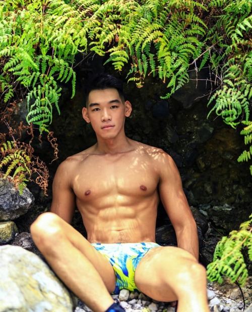 ถอดโชว์เรือนร่าง 2749