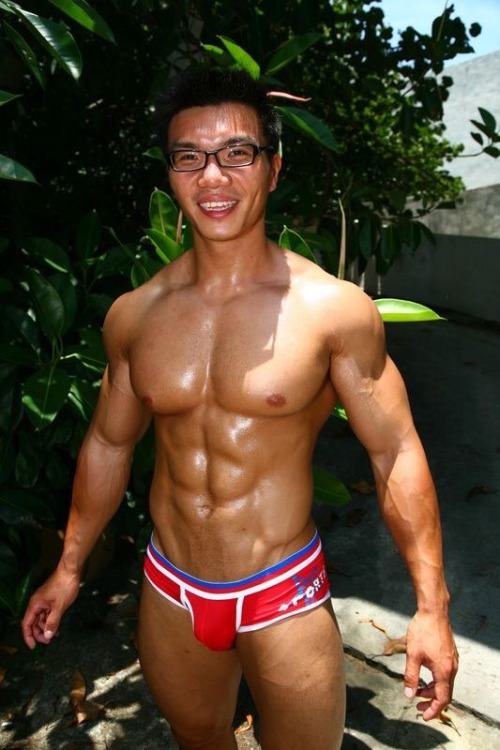 ถอดโชว์เรือนร่าง 2750