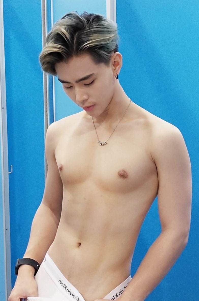 ถอดโชว์เรือนร่าง 2751