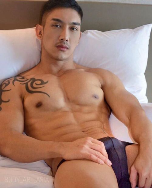 ถอดโชว์เรือนร่าง 2752
