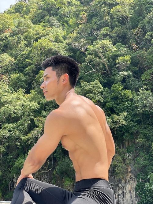 ถอดโชว์เรือนร่าง 2760