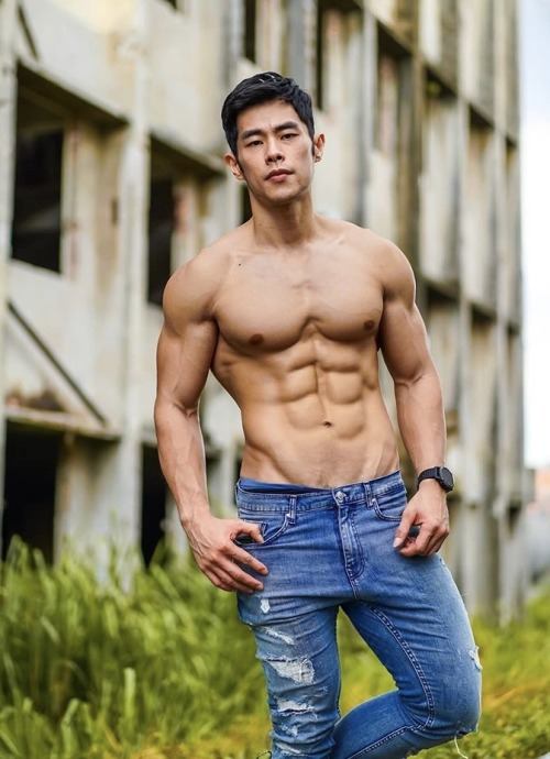 ถอดโชว์เรือนร่าง 2761