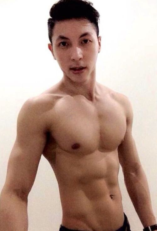 ถอดโชว์เรือนร่าง 2761