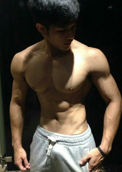 ถอดโชว์เรือนร่าง 2762