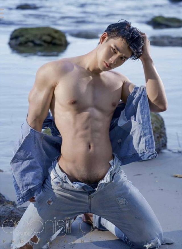 ถอดโชว์เรือนร่าง 2764