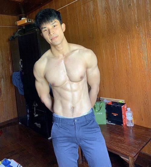 ถอดโชว์เรือนร่าง 2767