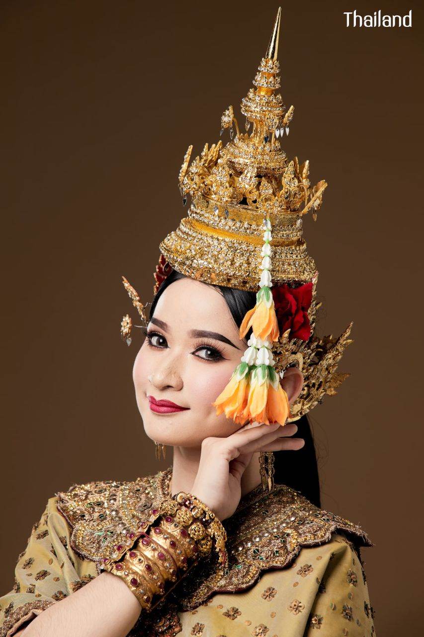 Chui Chai Ging Mai Ngoen-Thong Dance | THAILAND 🇹🇭