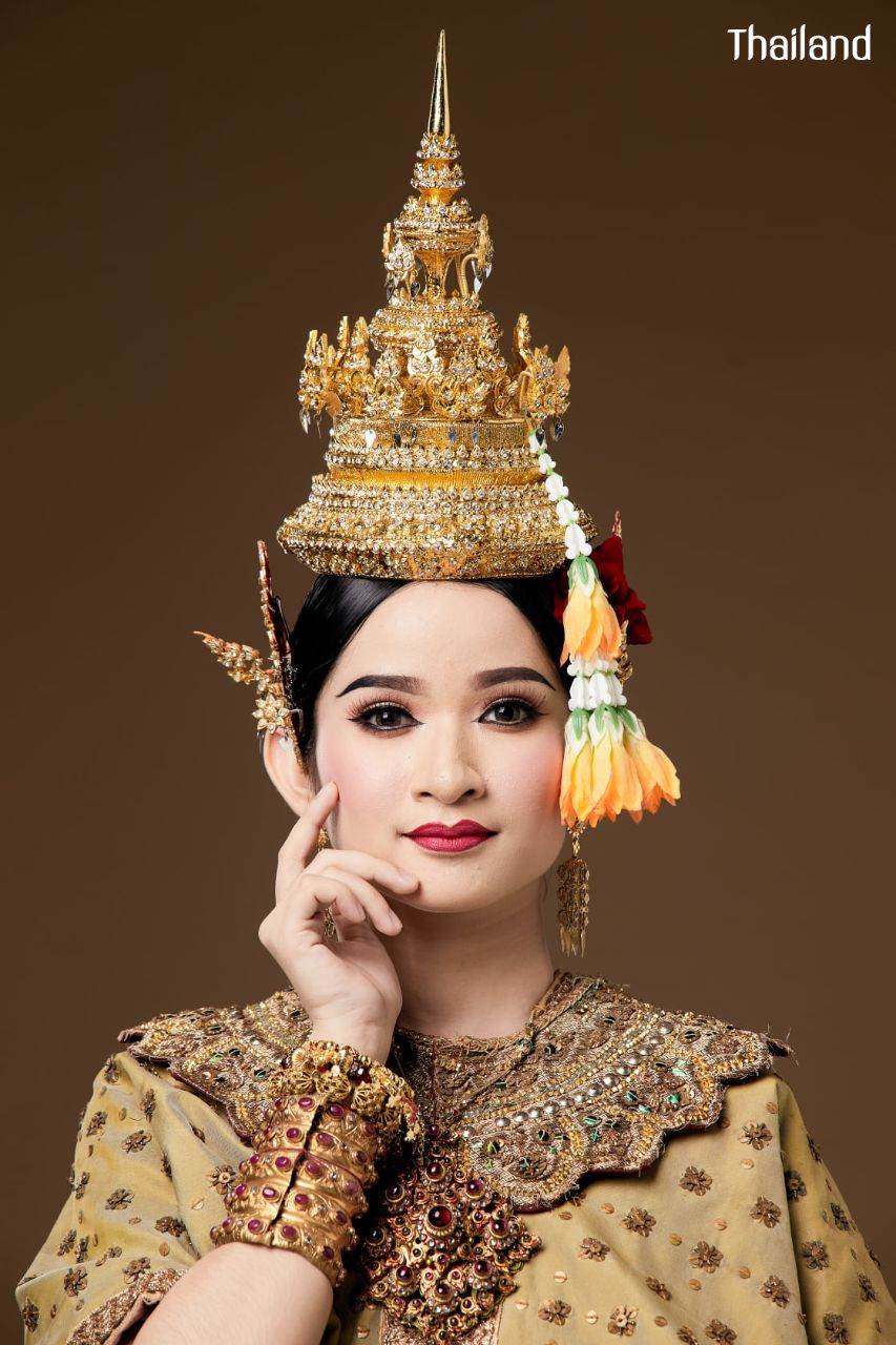 Chui Chai Ging Mai Ngoen-Thong Dance | THAILAND 🇹🇭
