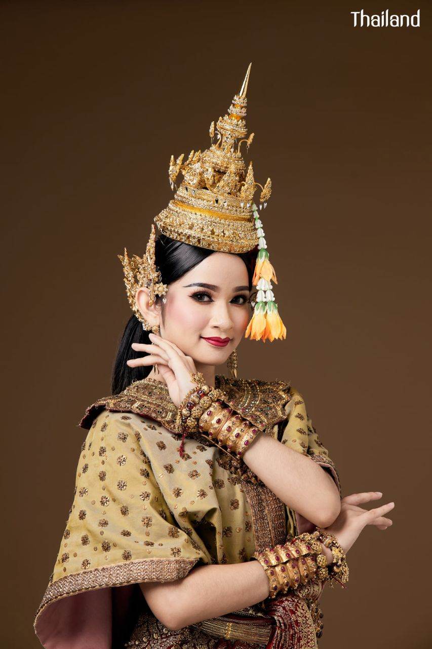 Chui Chai Ging Mai Ngoen-Thong Dance | THAILAND 🇹🇭