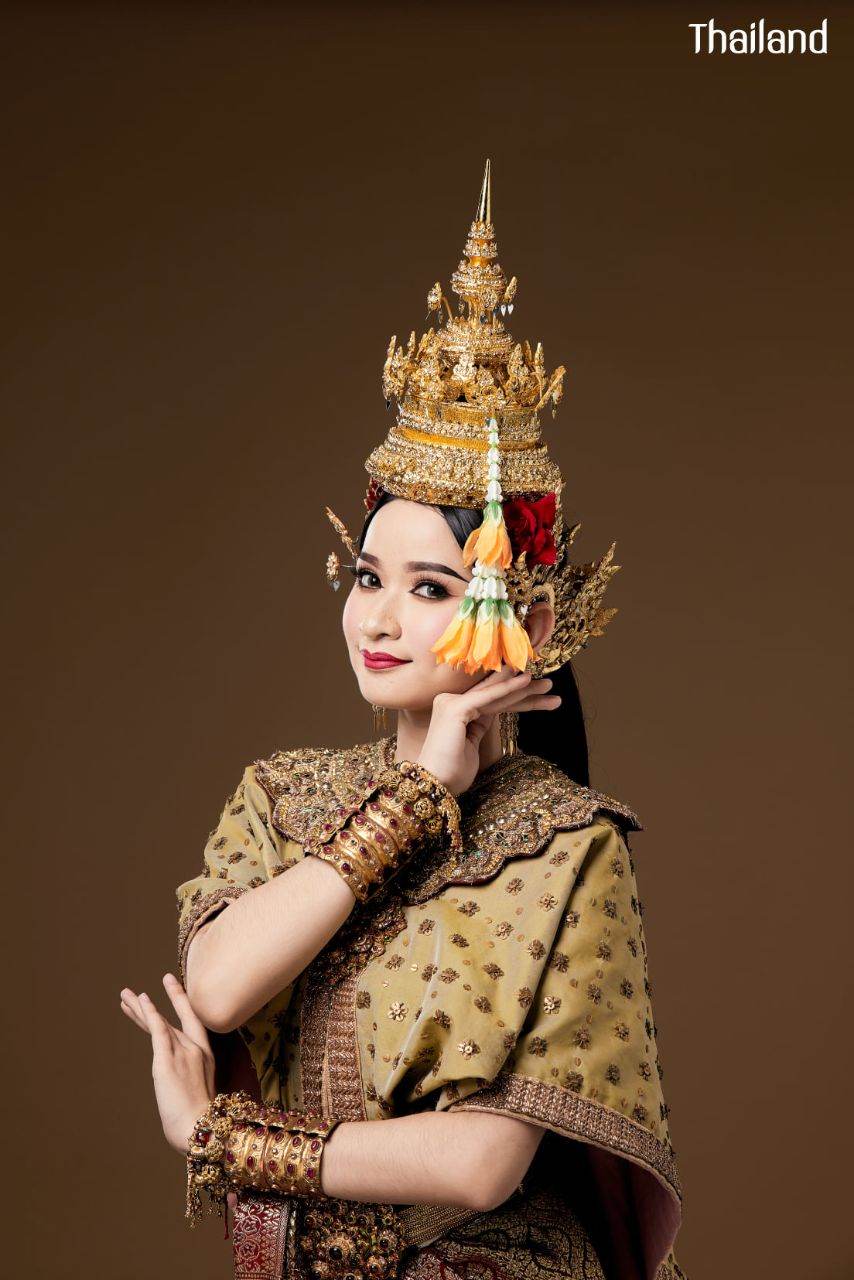 Chui Chai Ging Mai Ngoen-Thong Dance | THAILAND 🇹🇭