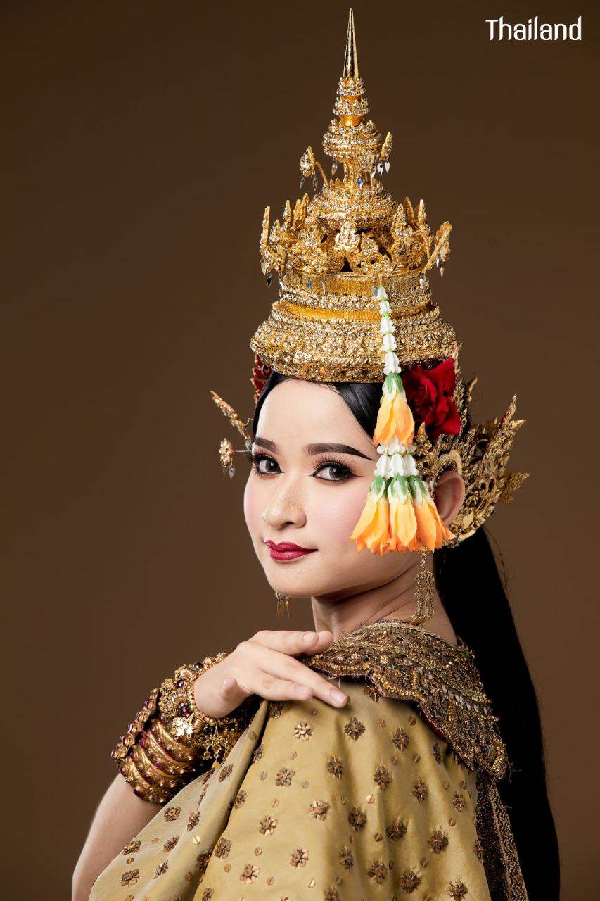 Chui Chai Ging Mai Ngoen-Thong Dance | THAILAND 🇹🇭