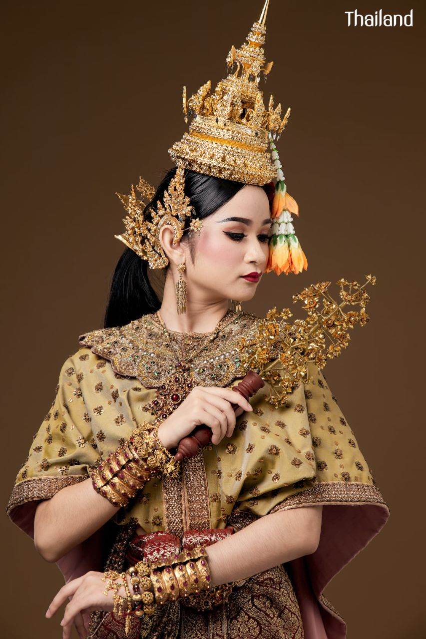 Chui Chai Ging Mai Ngoen-Thong Dance | THAILAND 🇹🇭
