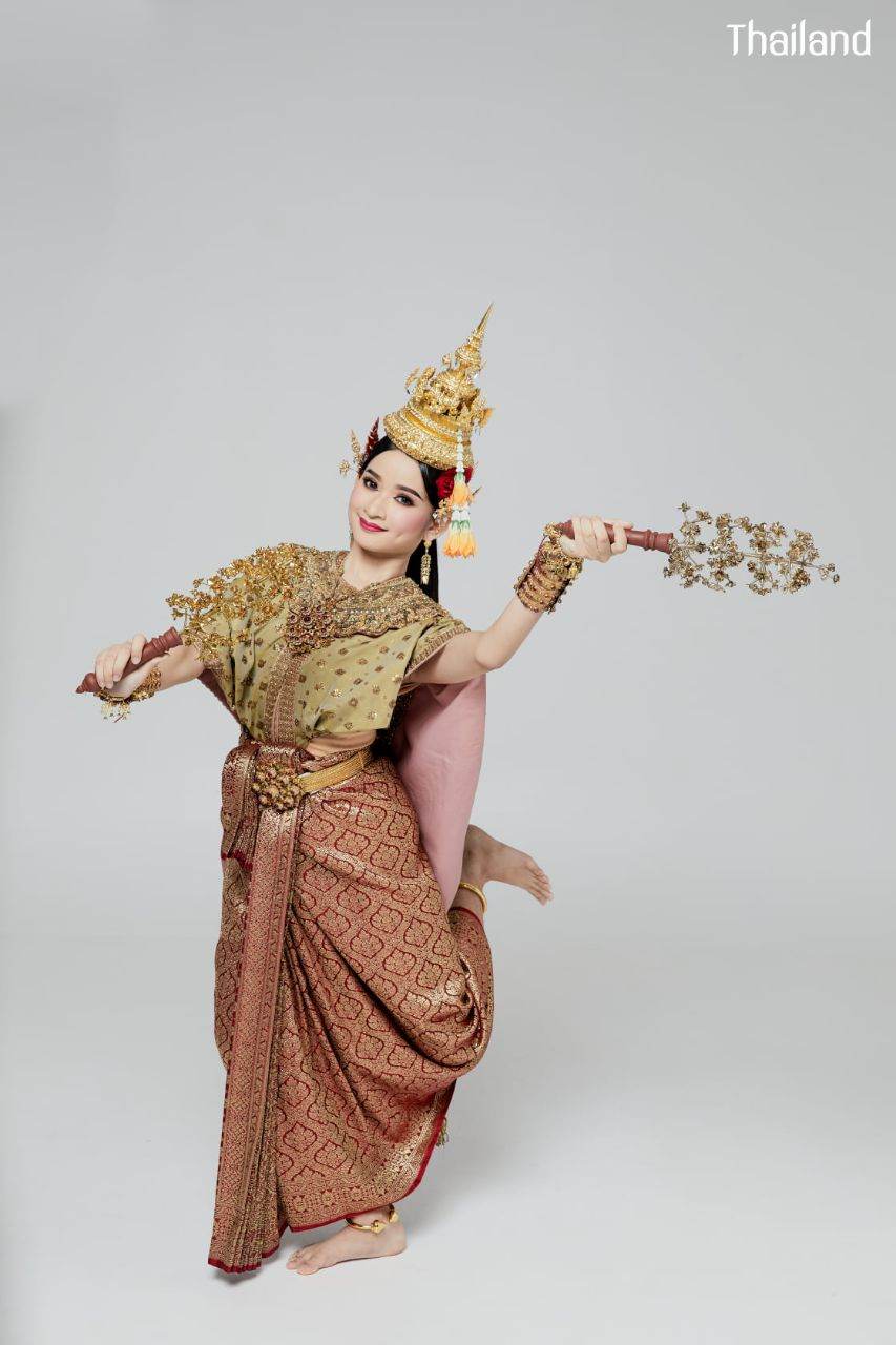 Chui Chai Ging Mai Ngoen-Thong Dance | THAILAND 🇹🇭