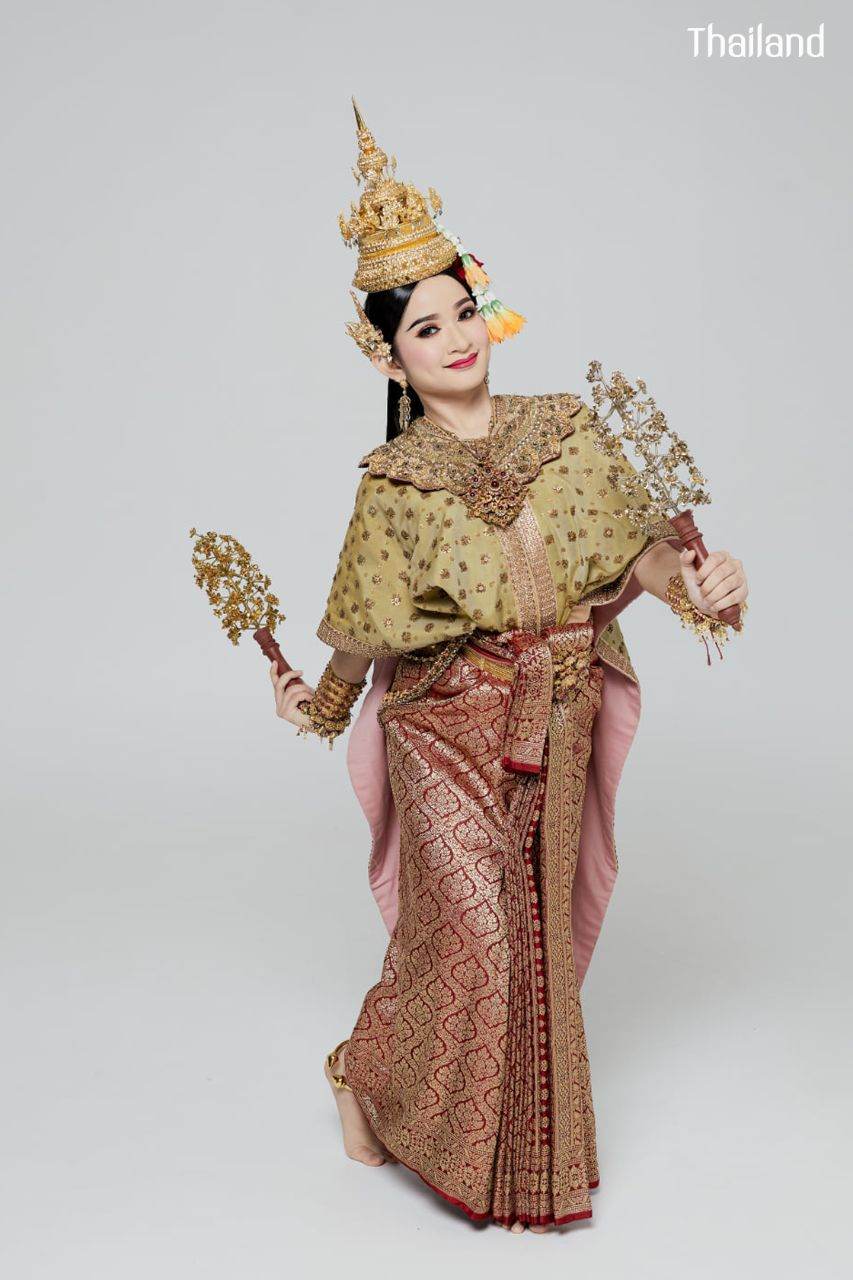 Chui Chai Ging Mai Ngoen-Thong Dance | THAILAND 🇹🇭
