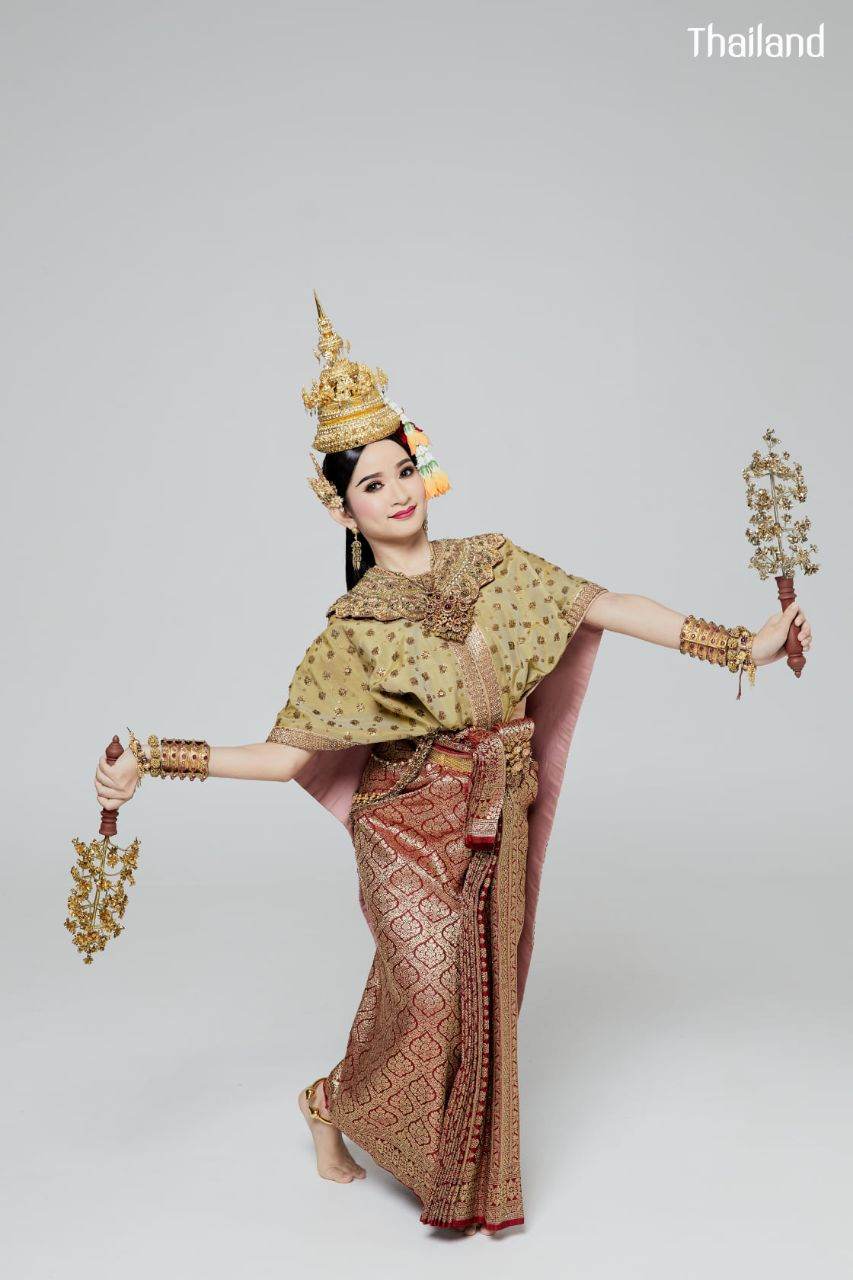 Chui Chai Ging Mai Ngoen-Thong Dance | THAILAND 🇹🇭