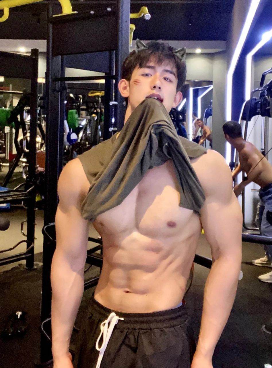 วัย20ปลายๆยังดูหนุ่ม แต่ก็ซั่มผู้ชาย30อัพมาจนคุ้มแล้วล่ะ