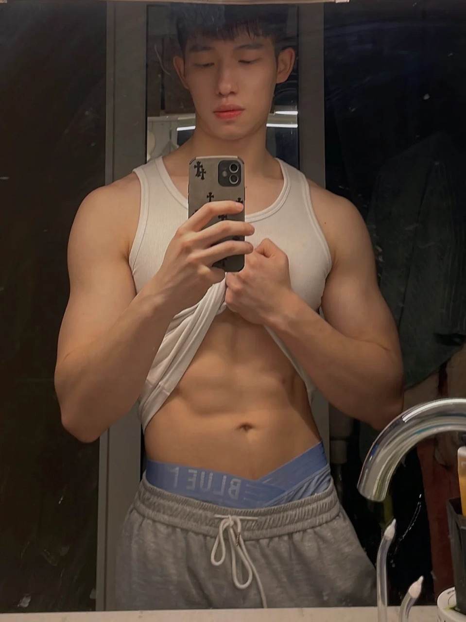 อยู่ห้องคนเดียว
