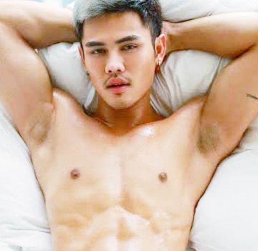 เล่นสดผ่านกล้อง...ทำน้องชายกุตื่นเรย