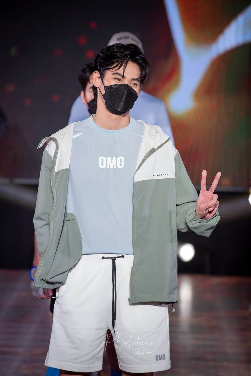 TEAMM8 เดินแบบ