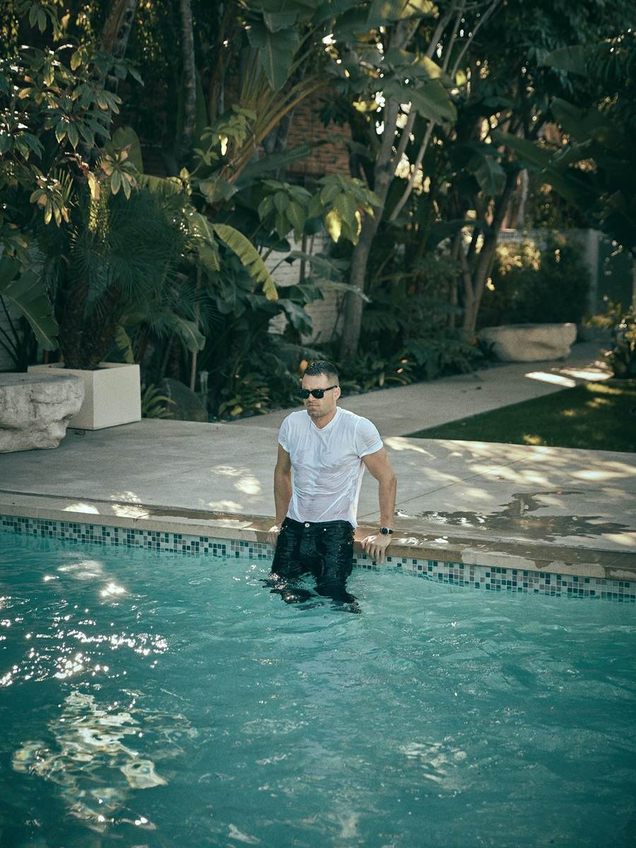 Sebastian Stan @ L&rsquo;Officiel Hommes usa Spring 2022