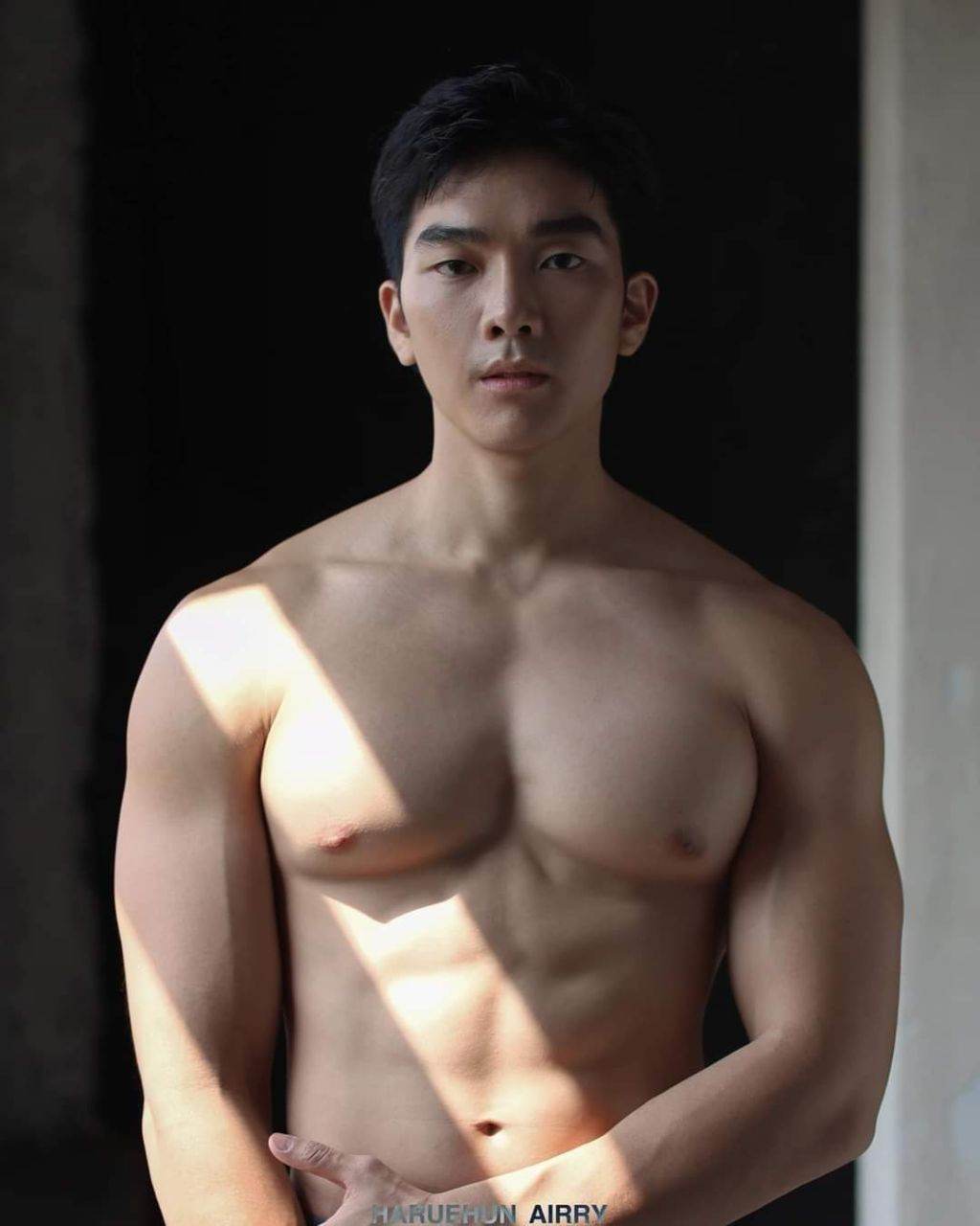 หนุ่มหล่อ ดอเลี่ยมทอง32