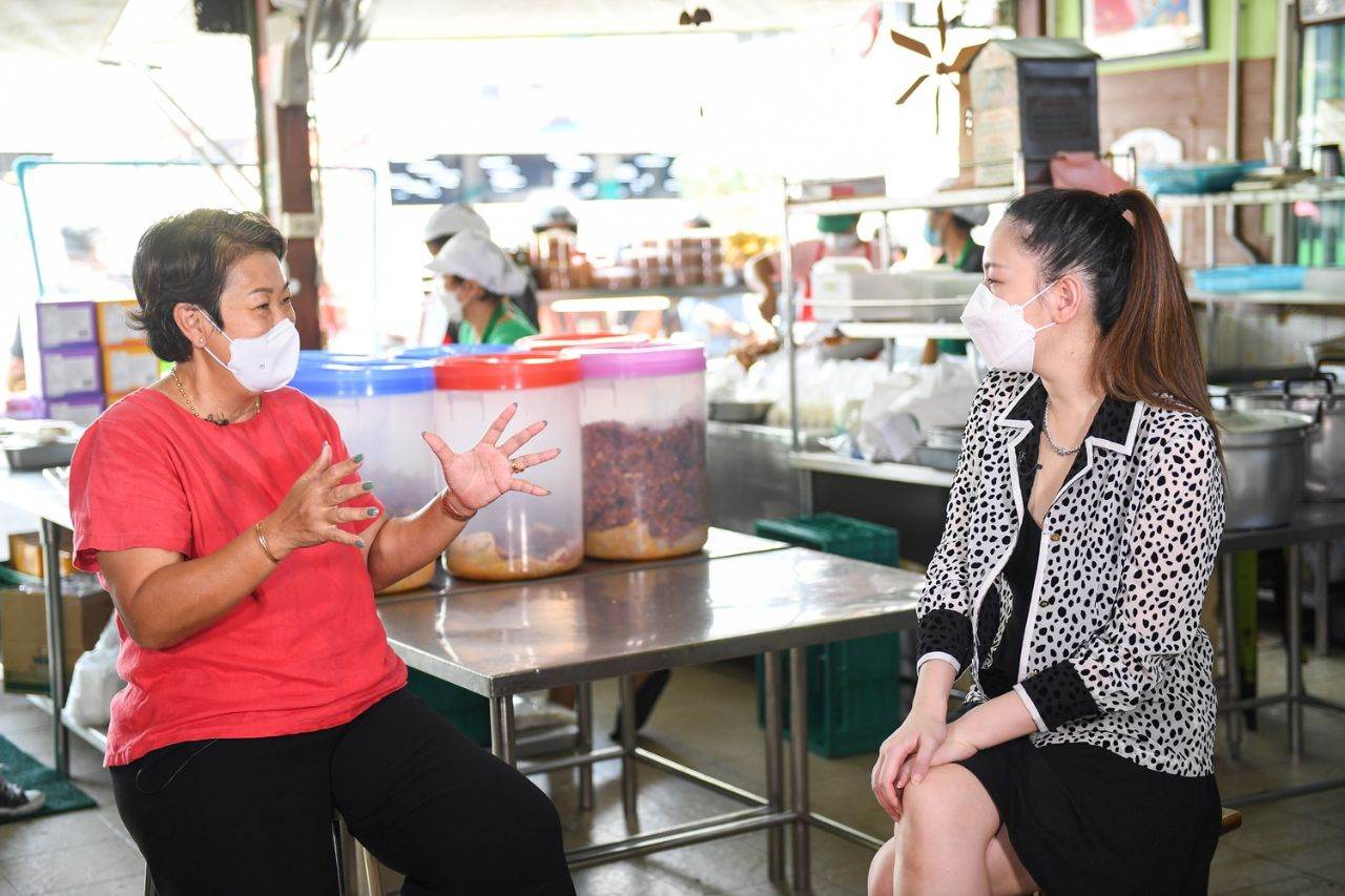 “ได๋” บุกหลังร้าน “เจ๊จง” สู่หมูทอดเงินล้าน เผยทั้งน้ำตาจุดพลิกชีวิต “ลูกๆ ทำให้คิดได้”